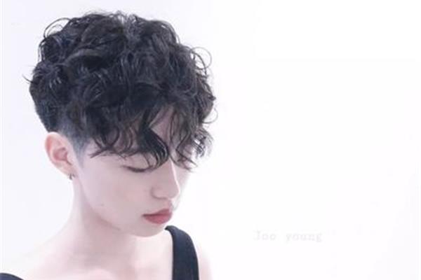 剪短发的故事