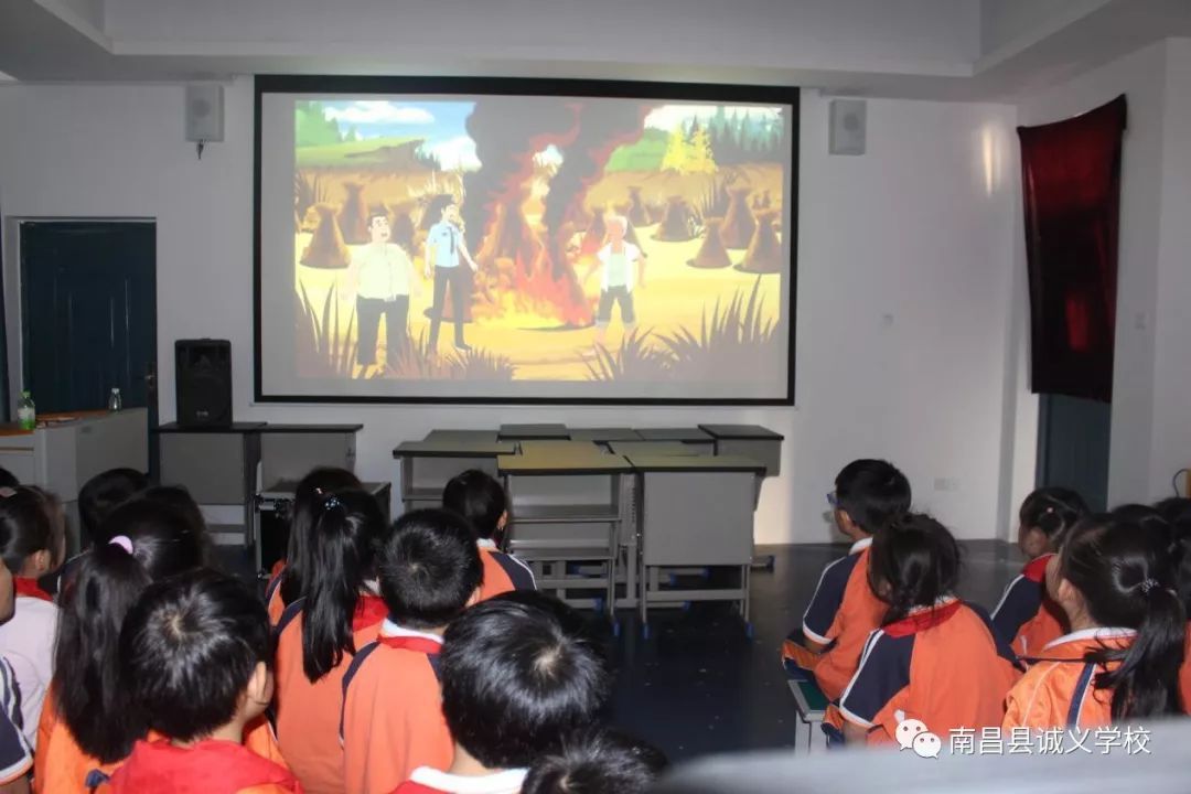 适合给小学生看的电影