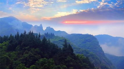 描写山的一段话