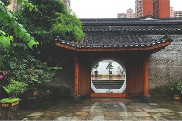 描写大雨的段落